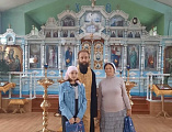 Сестры Марфо-Мариинского сестричества и преподаватели воскресной школы «Благовест» собрали для воспитанников социального приюта «Огонек» подарки