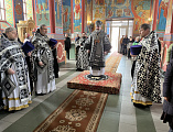 Преосвященнейший епископ Симон совершил Литургию Преждеосвященных Даров в храме Покрова Божией Матери города Каменск-Шахтинский
