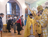 Преосвященнейший епископ Симон совершил воскресную Божественную литургию в храме Архистратига Михаила поселка Каменоломни