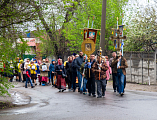 Прихожане храма Архистратига Михаила ст. Вешенской и иерей Роман в День Победы совершили крестный ход
