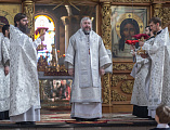 В Великую субботу епископ Симон совершил вечерню с чтением 15 паримий и Божественную литургию святителя Василия Великого в Покровском кафедральном соборе