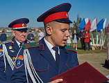 Духовник шахтинских кадет иерей Евгений Поцелуев напутствовал посвященных казаков в день присяги