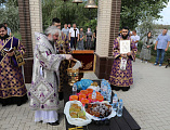 В праздник Изнесения честных древ Животворящего Креста Господня Преосвященнейший епископ Симон с архипастырским визитом посетил храм святых мучениц Веры, Надежды, Любови и матери их Софии в станице Багаевской