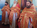 В субботу Светлой седмицы в храме Архистратига Михаила пос. Каменоломни состоялось соборное богослужение духовенства Нижнедонского округа