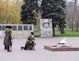 В Шахтах почтили память защитников Отечества в День Неизвестного Солдата