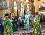 В День Святой Троицы, Пятидесятницы Преосвященнейший епископ Симон совершил Божественную литургию в Покровском кафедральном соборе г. Шахты