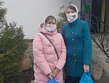 Прихожане храма святой блаженной Ксении Петербургской г. Шахты передали гуманитарную помощь
