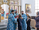 В праздник Иверской иконы Божией Матери владыка Симон совершил Литургию в Покровском кафедрального собора города Шахты