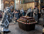 Вечерня Великой Пятницы с чином выноса Плащаницы