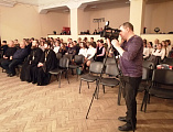 О вере и здоровье на языке музыки. Священнослужители Шахтинской епархии провели встречу с миллеровской молодежью