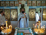 В день святителя Николая, архиепископа Мир Ликийских, Чудотворца, благочинный Миллеровского церковного округа иерей Роман Калинин совершил Божественную литургию в храме святителя Николая Мирликийского г. Миллерово
