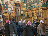 Экскурсию в Покровский кафедральный собор г. Шахты для студентов шахтинского вуза провел епархиальный древлехранитель