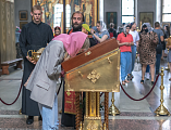 В Покровском кафедральном соборе г. Шахты состоялась встреча выпускников школ города с настоятелем храма и благочинным Александровск-Грушевского округа