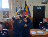Иерей Димитрий Дяур благословил нового атамана на заседании Городского казачьего общества города Зверево