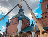 На Свято-Андреевский храм водрузили два новых накупольных Креста
