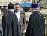 Преосвященнейший епископ Симон посетил пациентов красной зоны COVID-госпиталя г. Каменск Шахтинский