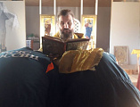 В день празднования иконы Пресвятой Богородицы Неопалимая Купина протоиерей Сергий Курьянов совершил молебен с акафистом