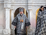 В Великую среду Страстной седмицы епископ Симон совершил Литургию Преждеосвященных Даров в Покровском кафедральном соборе города Шахты
