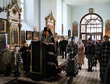 Во вторник первой седмицы Великого поста Преосвященнейший епископ Симон совершил великое повечерие с чтением покаянного канона преподобного Андрея Критского в храме Донецкого Успенского архиерейского подворья