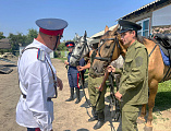 В Миллерово прошла церемония посажения казачат на коня