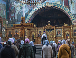 Епископ Симон совершил утреню Великой пятницы с чтением двенадцати Страстных Евангелий