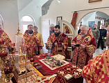 В престольный день Преосвященнейший епископ Симон совершил Божественную литургию в храме святого великомученика Георгия Победоносца поселка Новозарянский 