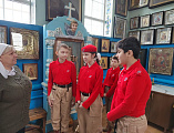 Юнармейцы центра патриотического воспитания «Октябрьский резерв» посетили храм Архистратига Михаила и передали письма военнослужащим