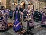 В субботу второй седмицы Великого поста епископ Шахтинский и Миллеровский Симон совершил всенощное бдение в Покровском кафедральном соборе г. Шахты