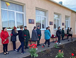 Протоиерей Андрей Поздняков принял участие в митинге памяти погибшим воинам, выпускникам школы №33 п. Верхнегрушевский