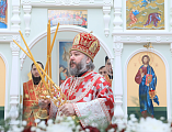 Продолжая пасхальные торжества, Преосвященнейший епископ Симон совершил Божественную литургию в храме вмч. Георгия Победоносца пос. Новозарянский