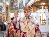 Соборным богослужением Преосвященнейший епископ Симон отметил день тезоименитства в Покровском кафедральном соборе города Шахты