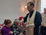 В доме престарелых посёлка Садовый освятили куличи в Великую Субботу