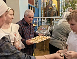 Традиционная благотворительная акция "Рождественский пряник" прошла в поселке Каменоломни