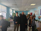 Священник принял участие в благотворительной ярмарке «Щедрая осень»