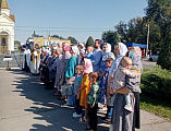 В день воспоминания чуда, совершенного святым Архистратигом Михаилом в Хонех, в храме п. Каменоломни Октябрьского района прошло соборное Богослужение