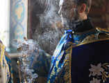 Праздник Благовещения Пресвятой Богородицы собрал многочисленных верующих города Шахты на богослужение в Покровском кафедральном соборе