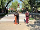 Благочинный Кашарского округа принял участие в параде ко Дню Победы