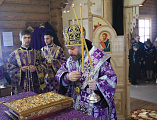 В день особого поминовения усопших епископ Симон совершил Божественную литургию и панихиду в храме в честь Всех святых, в земле Русской просиявших, г. Каменск-Шахтинский