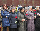 В пос. Каменоломни в честь 77-й годовщины освобождения Октябрьского района от немецко-фашистских захватчиков состоялся митинг. На торжественном мероприятии присутствовал протоиерей Сергий Яценко