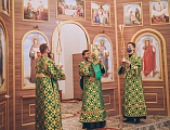 Накануне дня памяти благоверного святого великого князя Александра Невского Преосвященнейший епископ Симон совершил всенощное бдение в Александро-Невском храме г. Шахты