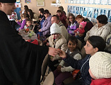 Воспитанники воскресной группы «Лампадочка» Успенского храма станицы Калитвенской выступили с Пасхальным утренником перед прихожанами