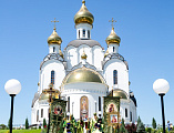 В День Святого Духа Преосвященнейший епископ Симон сослужил архиереям Донской митрополии в Троицком храме Свято-Иверского женского монастыря г. Ростова-на-Дону