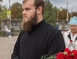 В память о трагедии Беслана на Соборной площади города Шахты почтили память жертв и героев