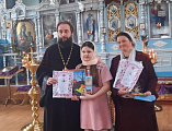 Благочинный приходов Нижнедонского округа наградил юных художников Октябрьского района
