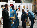 Спасатели и пожарные приняли участие в молебне по случаю дня празднования в честь образа Божьей Матери «Неопалимая Купина»