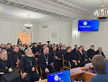 По  благословению Преосвященнейшего Симона, епископа Шахтинского и Миллеровского, председатель епархиального  отдела религиозного образования и катехизации протоиерей Сергий Яценко  проходит обучение на курсах повышения квалификации
