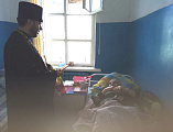 Протоиерей Роман Мясников, воспитанники воскресной школы храма святой блаженной Ксении Петербургской и их наставник Дикунова Н.П. посетили хоспис в хуторе Красный