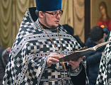 Епископ Шахтинский и Миллеровский Симон совершил Литургию Преждеосвященных Даров в Покровском кафедральном соборе г. Шахты