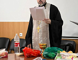 В праздник Преображения Господня иерей Евгений Поцелуев посетил онкологический диспансер