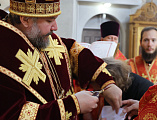 Епископ Шахтинский и Миллеровский Симон совершил Божественную литургию и диаконскую хиротонию в храме Донской иконы Божией Матери г. Новошахтинска